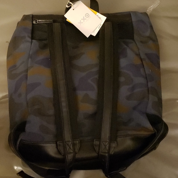 Backpack - Picture 2 of 4